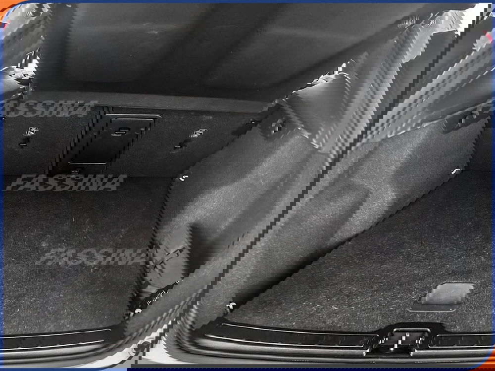 Volvo XC40 usata a Milano (12)