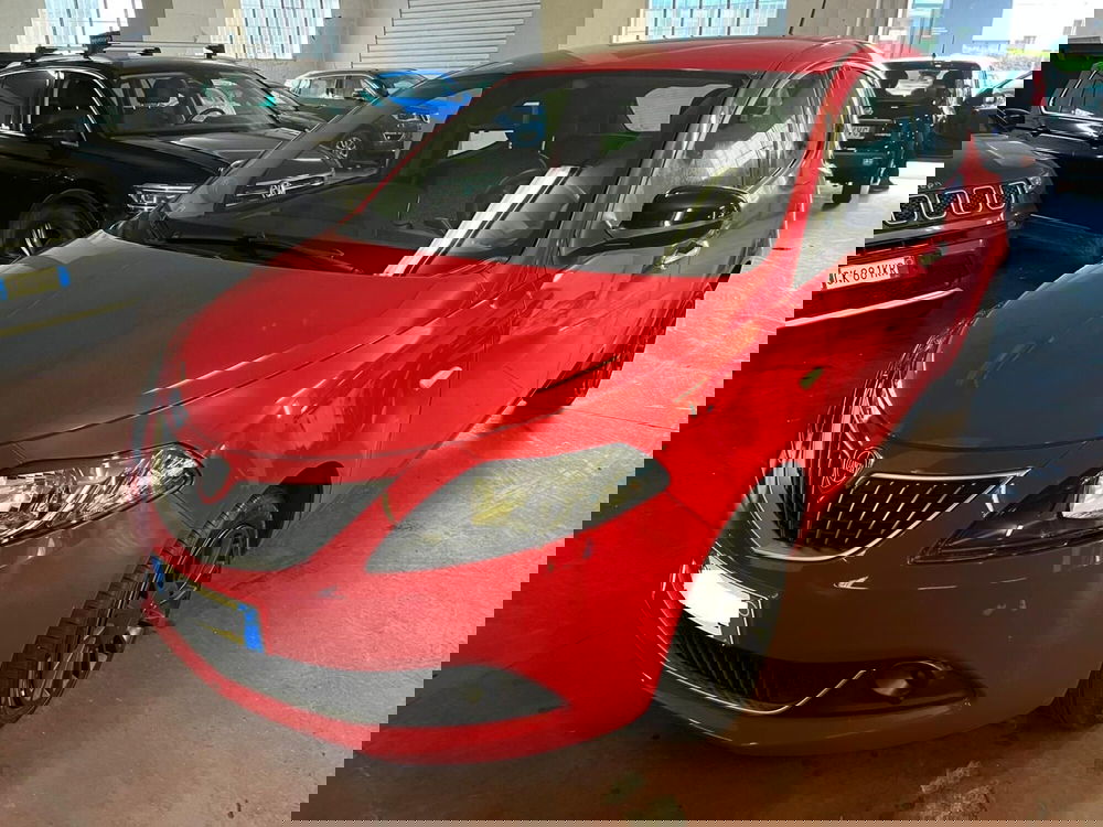 Lancia Ypsilon usata a Lucca