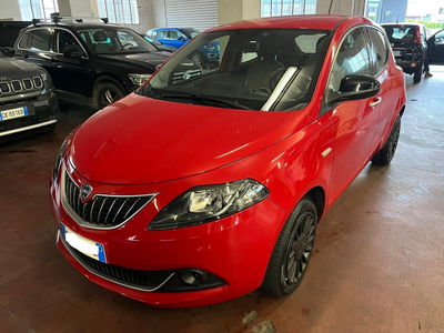 Lancia Ypsilon 1.0 FireFly 5 porte S&amp;S Hybrid Ecochic Silver del 2022 usata a Altopascio