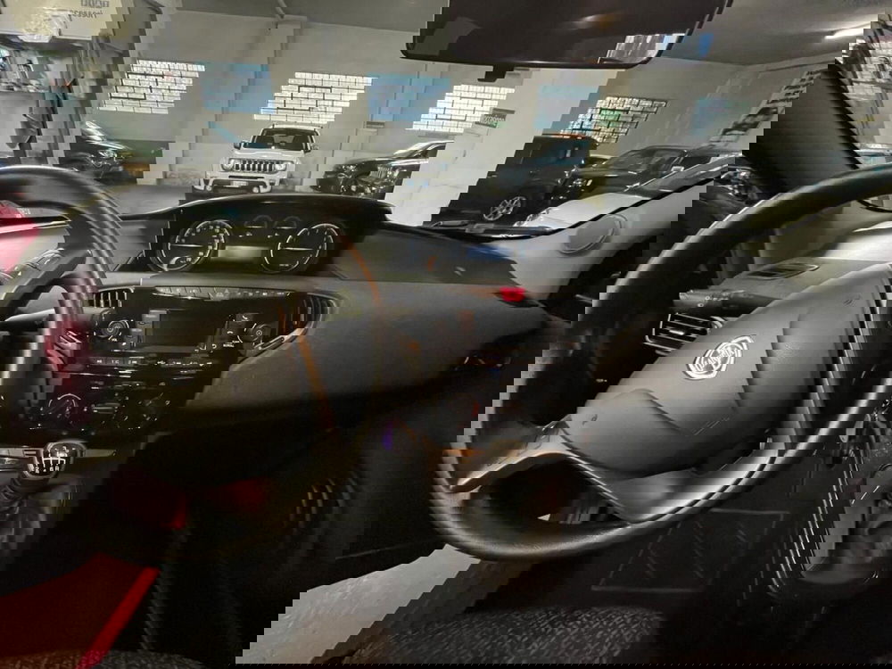 Lancia Ypsilon usata a Lucca (12)