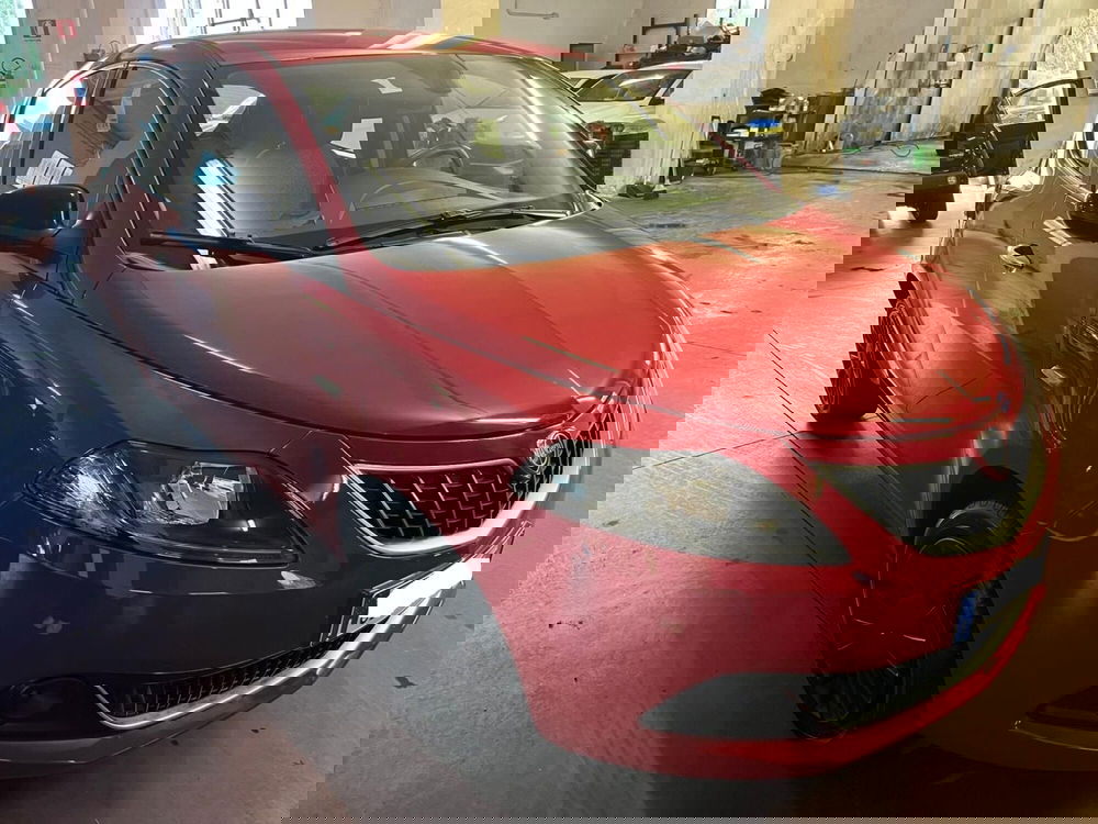 Lancia Ypsilon usata a Lucca (3)