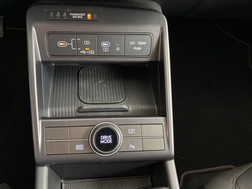 Hyundai Kona nuova a Lodi (10)