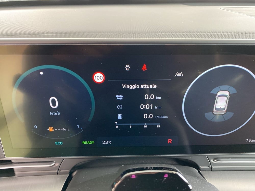 Hyundai Kona nuova a Lodi (14)