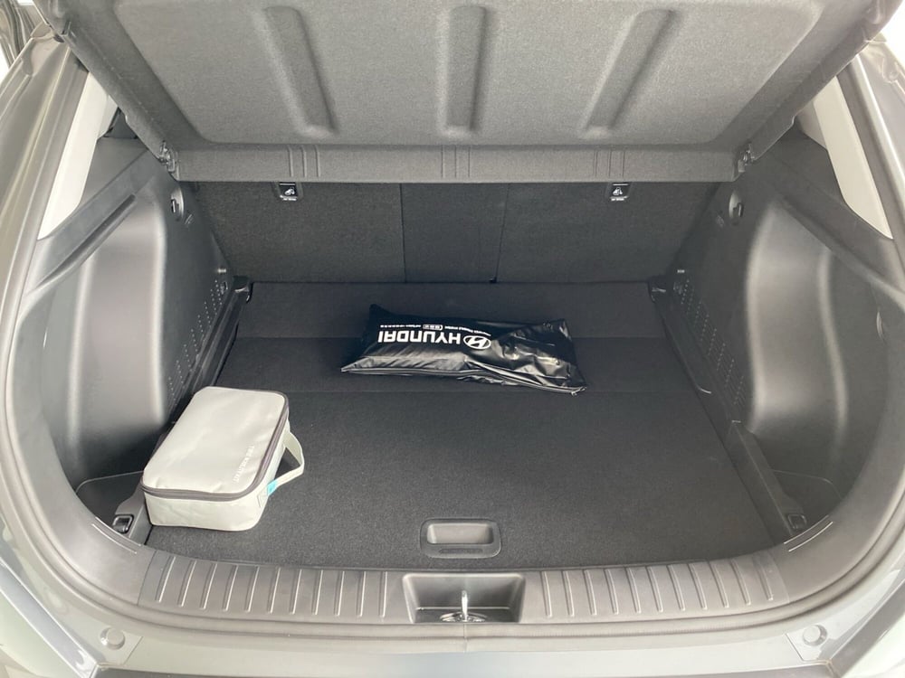 Hyundai Kona nuova a Lodi (9)