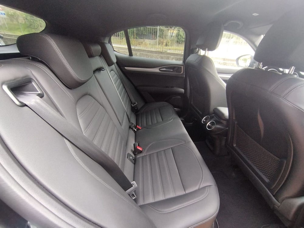 Alfa Romeo Stelvio usata a Arezzo (18)