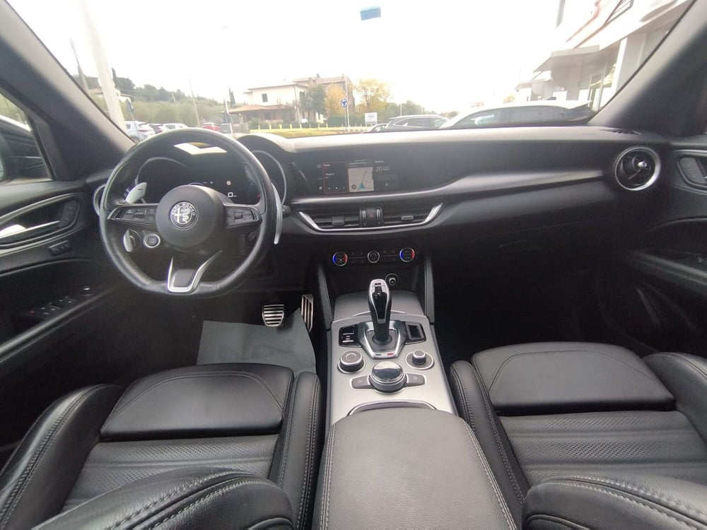 Alfa Romeo Stelvio usata a Arezzo (9)