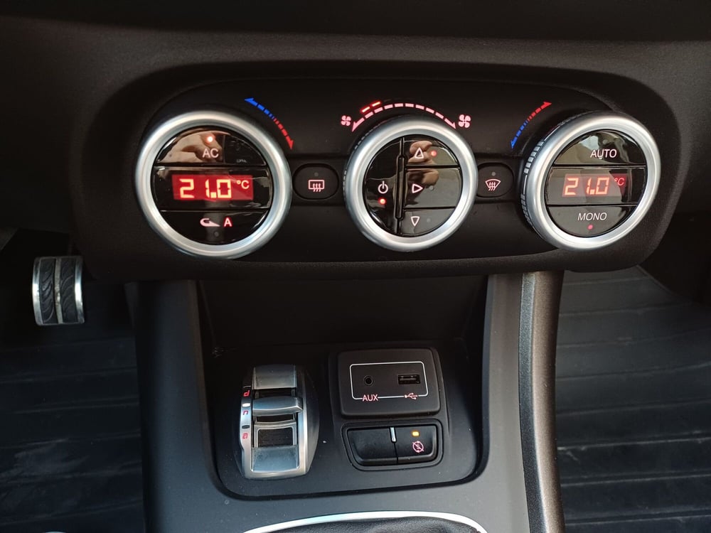 Alfa Romeo Giulietta usata a Modena (11)