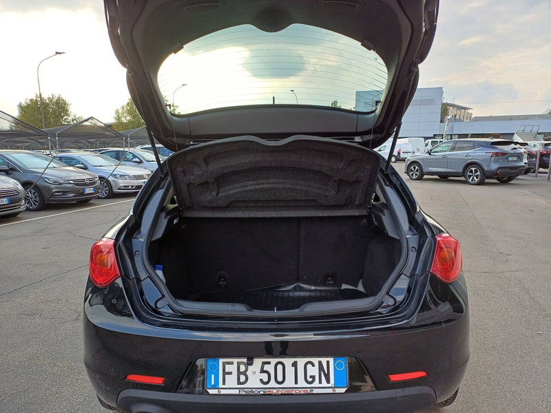 Alfa Romeo Giulietta usata a Modena (17)