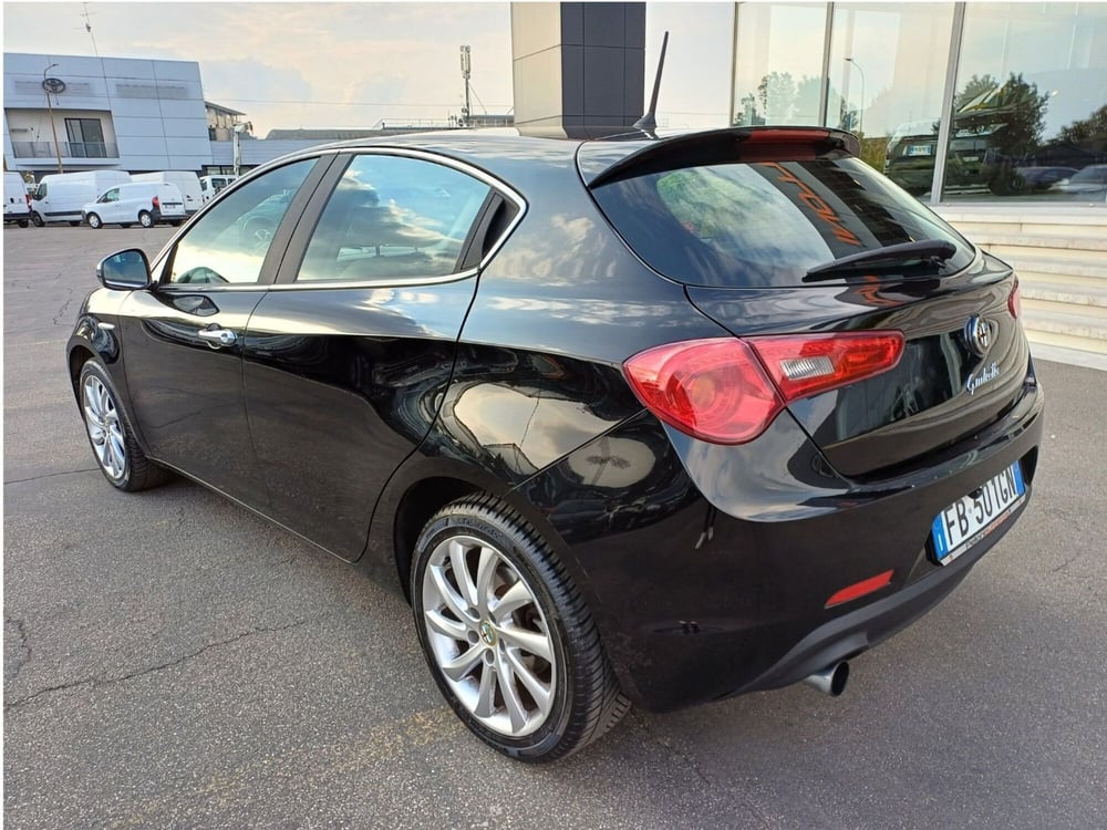 Alfa Romeo Giulietta usata a Modena (3)