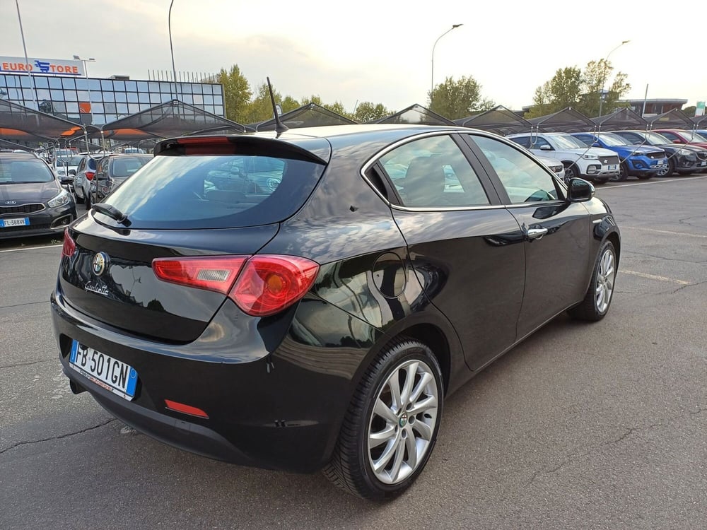 Alfa Romeo Giulietta usata a Modena (4)