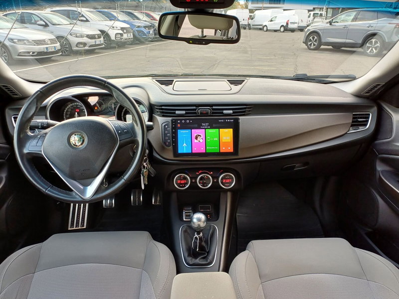 Alfa Romeo Giulietta usata a Modena (7)