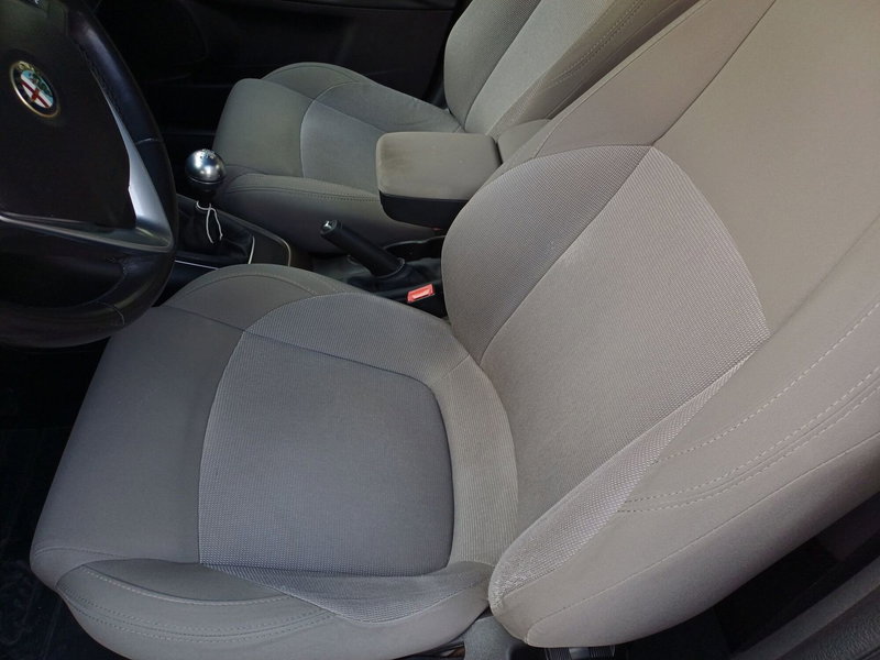 Alfa Romeo Giulietta usata a Modena (8)