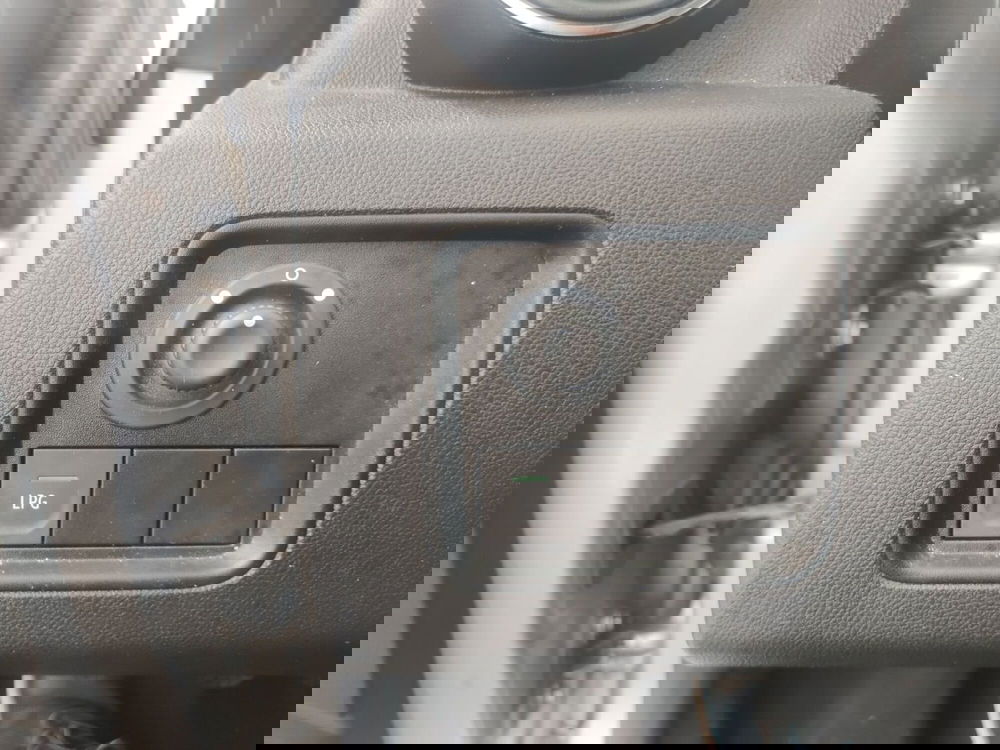 Dacia Duster usata a Latina (14)