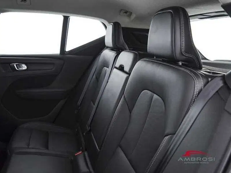 Volvo XC40 usata a Perugia (10)