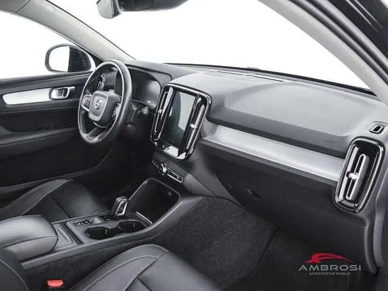 Volvo XC40 usata a Perugia (12)