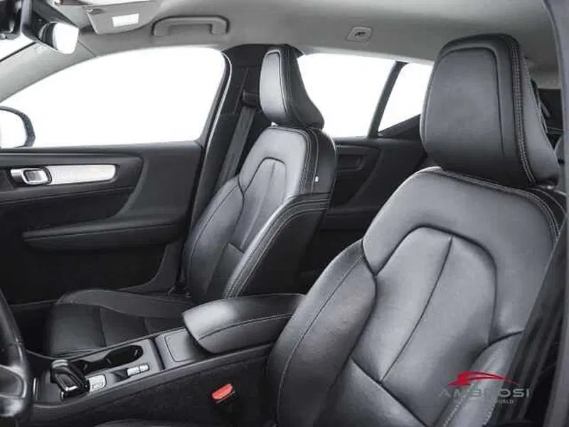 Volvo XC40 usata a Perugia (9)