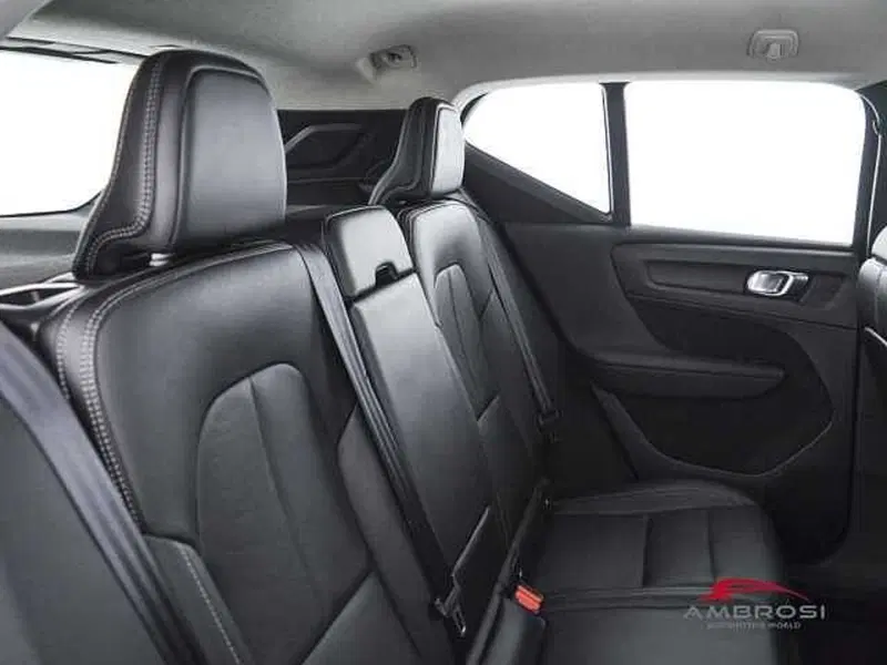 Volvo XC40 usata a Viterbo (11)