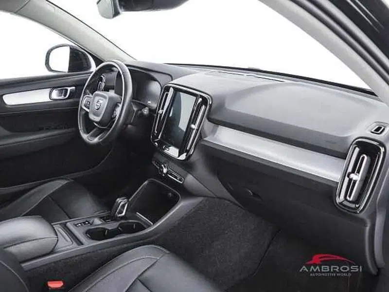 Volvo XC40 usata a Viterbo (12)