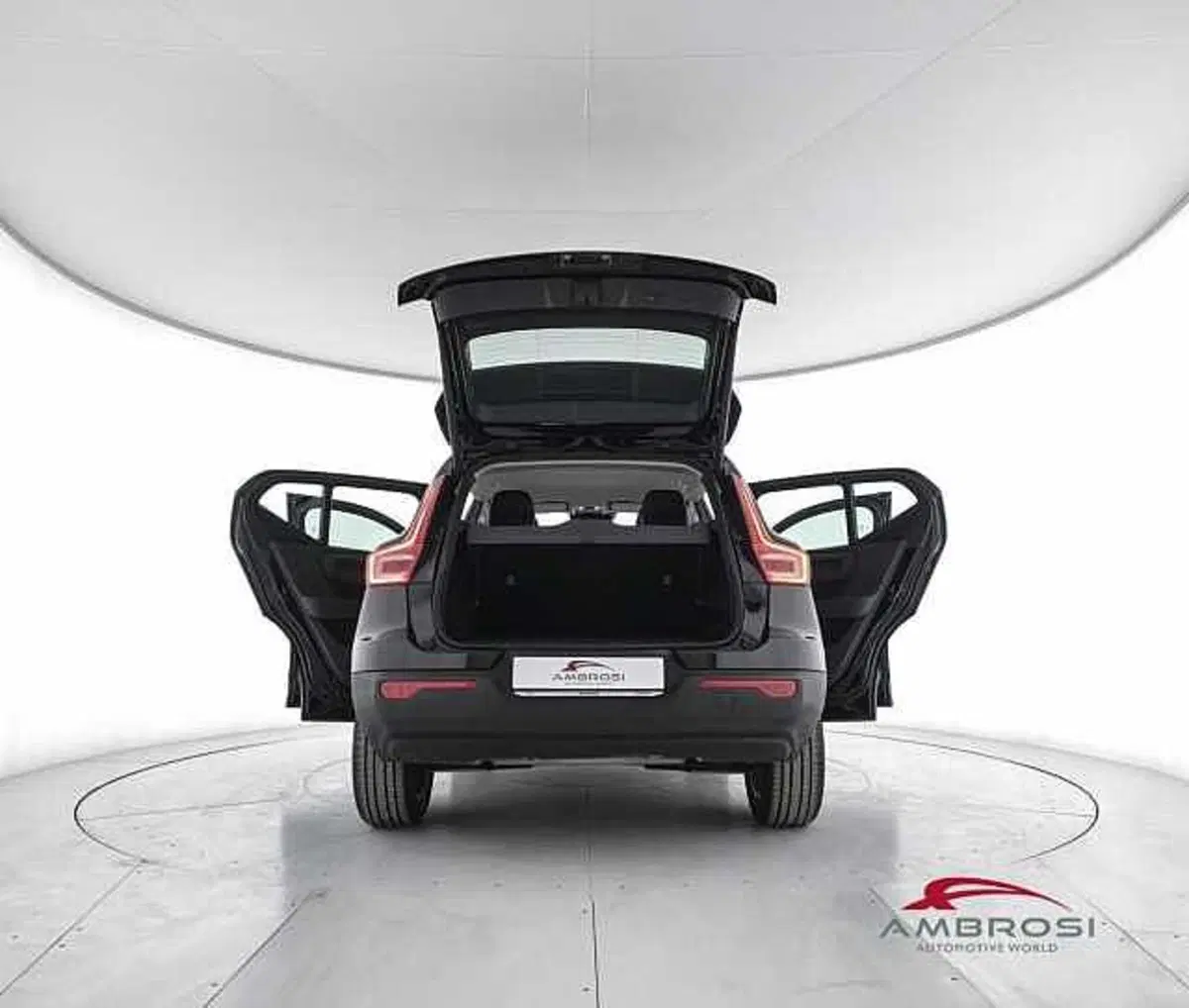 Volvo XC40 usata a Viterbo (7)
