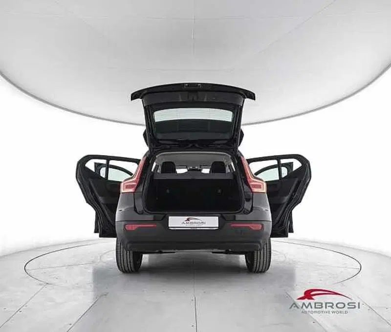 Volvo XC40 usata a Viterbo (7)