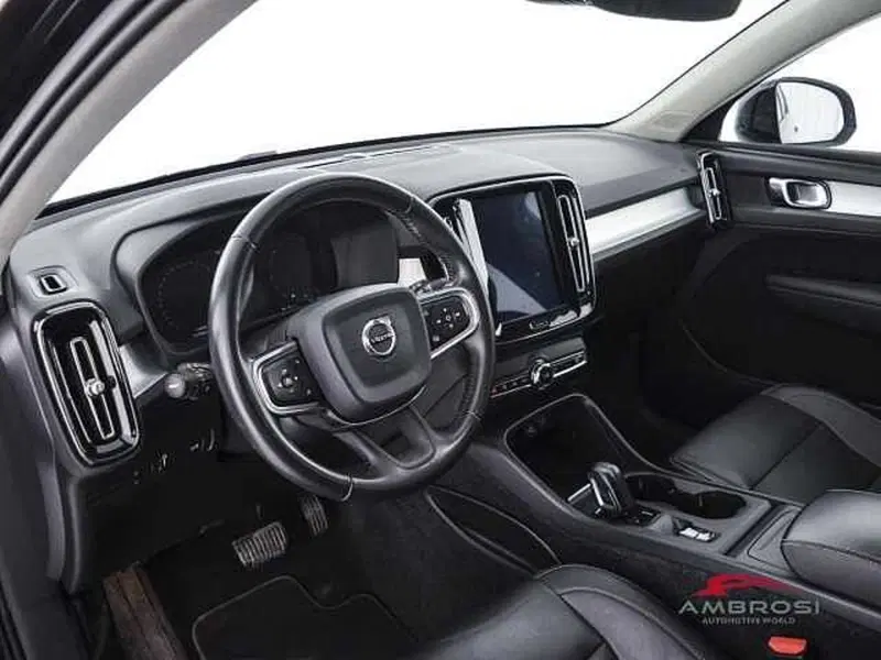 Volvo XC40 usata a Viterbo (8)