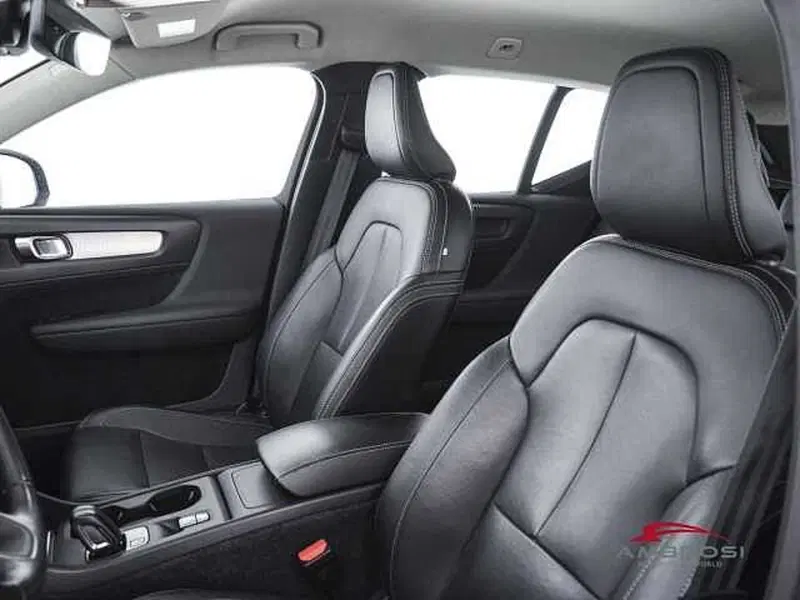 Volvo XC40 usata a Viterbo (9)
