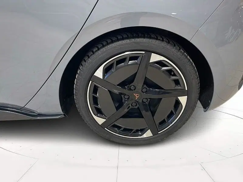 Cupra Born usata a Vicenza (15)
