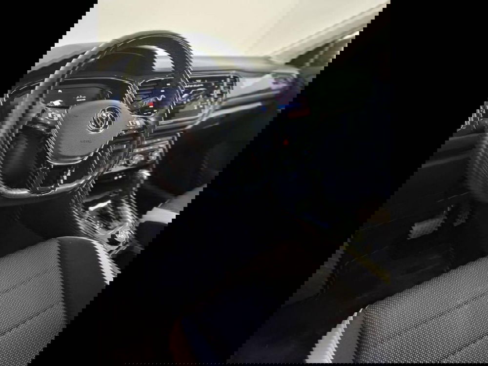 Volkswagen T-Roc usata a Torino (11)