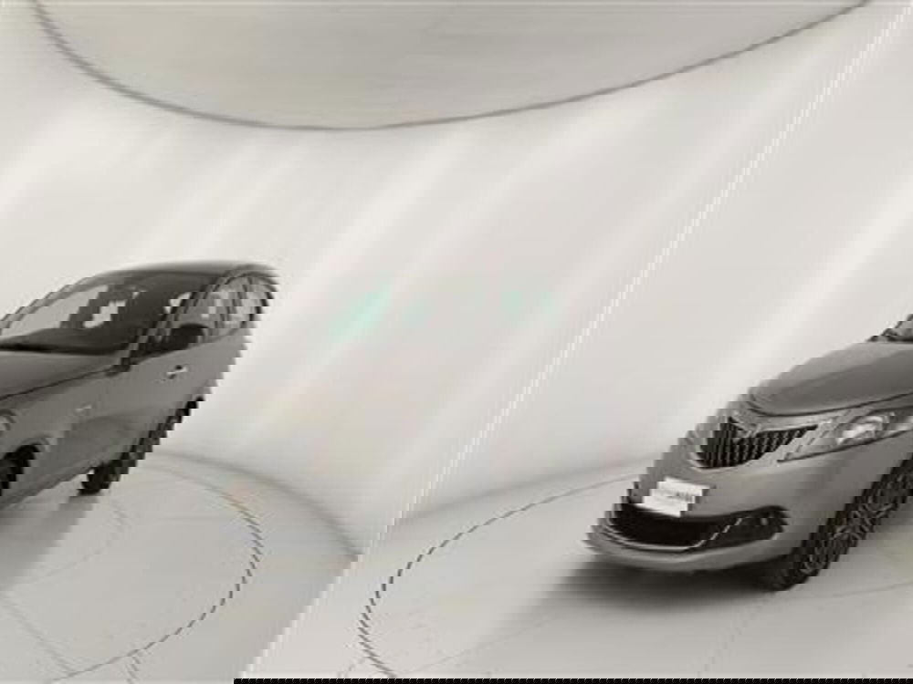 Lancia Ypsilon usata a Bari