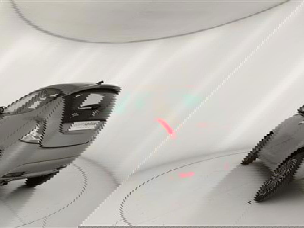 Lancia Ypsilon usata a Bari (5)