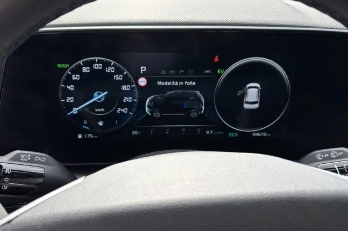 Kia Niro usata a Latina (13)