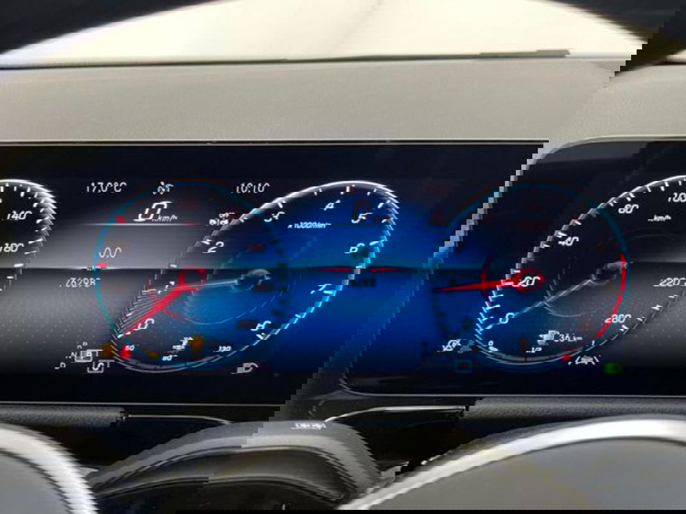 Mercedes-Benz GLA SUV usata a Como (13)