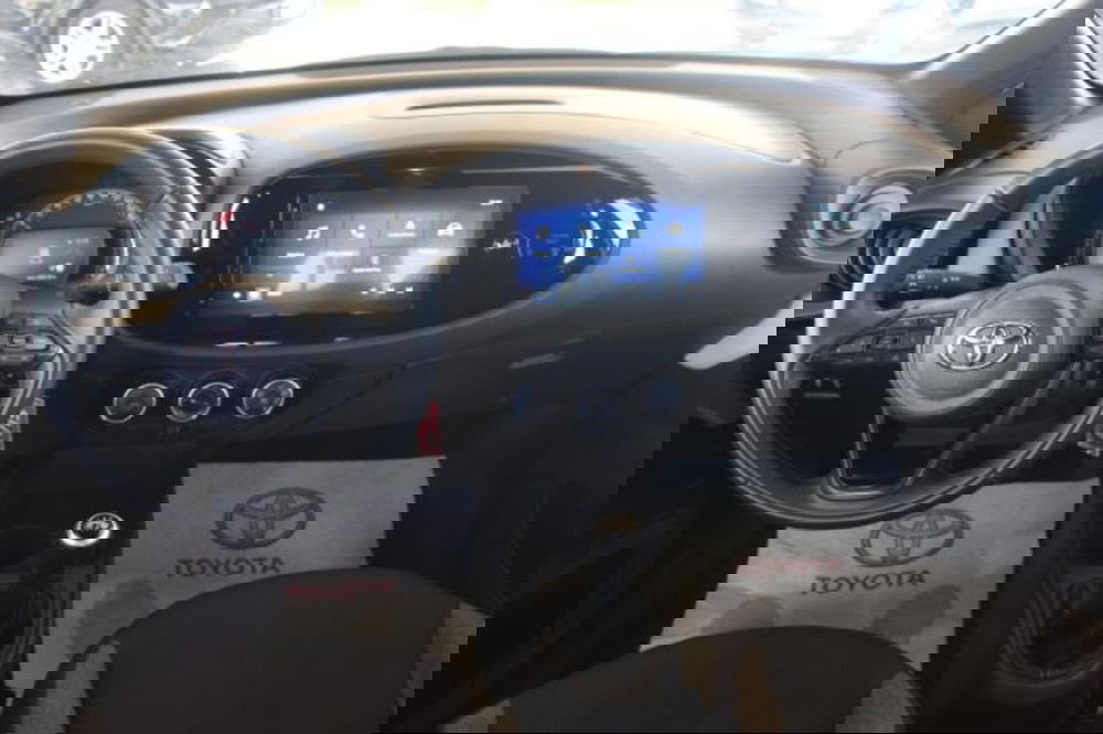 Toyota Aygo X nuova a Roma (9)