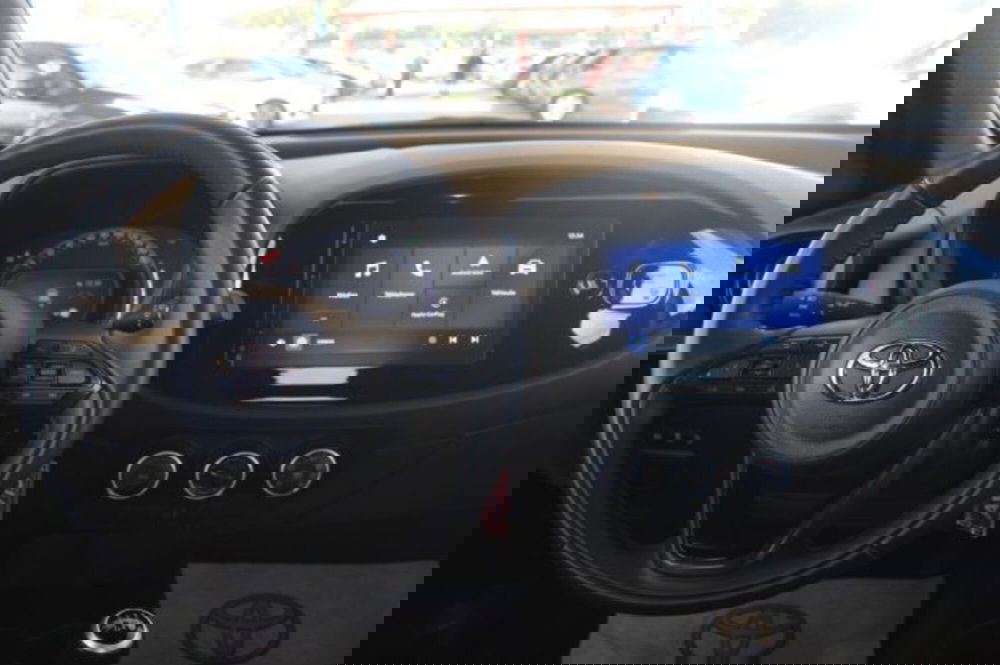 Toyota Aygo X nuova a Roma (10)