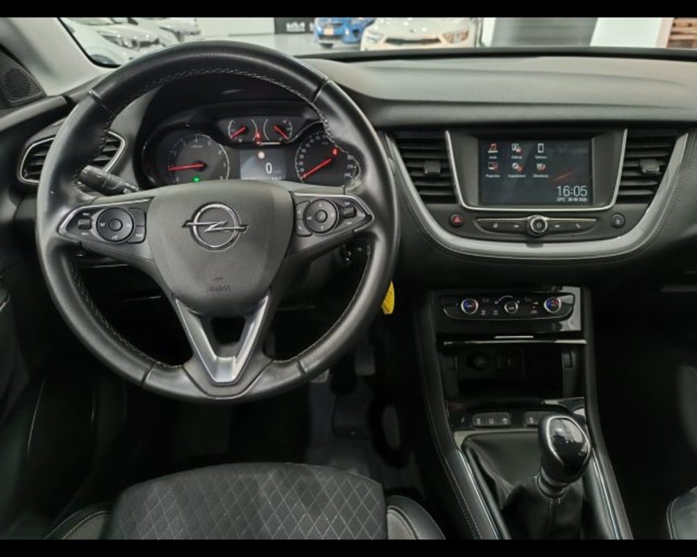 Opel Grandland X usata a Catania (8)