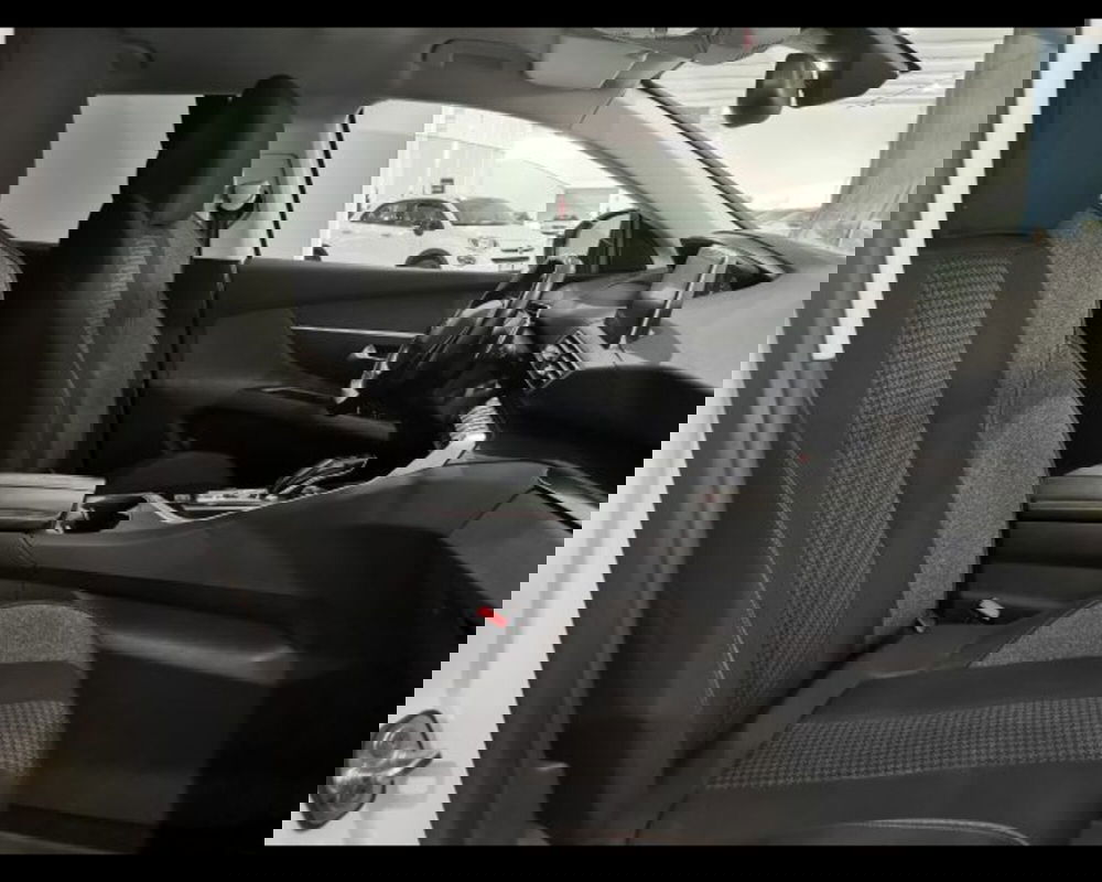 Peugeot 5008 usata a Catania (18)