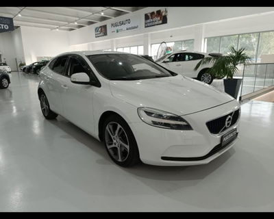 Volvo V40 D2 Kinetic N1 del 2017 usata a Belpasso