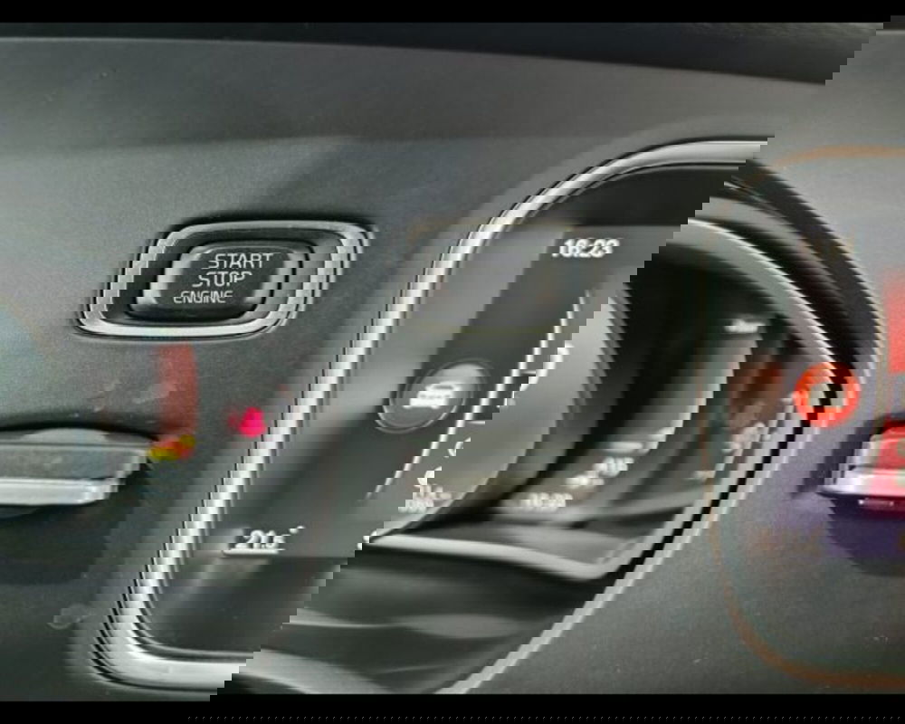 Volvo V40 usata a Catania (19)