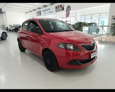 Lancia Ypsilon 1.0 FireFly 5 porte S&amp;S Hybrid Ecochic Gold del 2022 usata a Belpasso