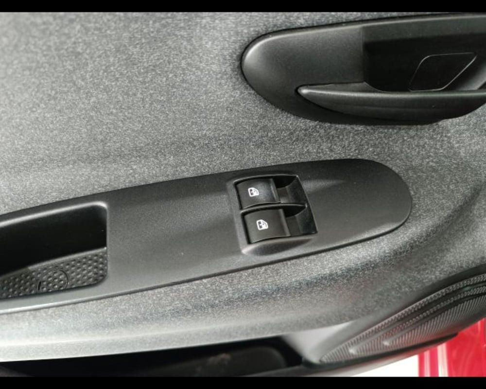 Lancia Ypsilon usata a Catania (11)