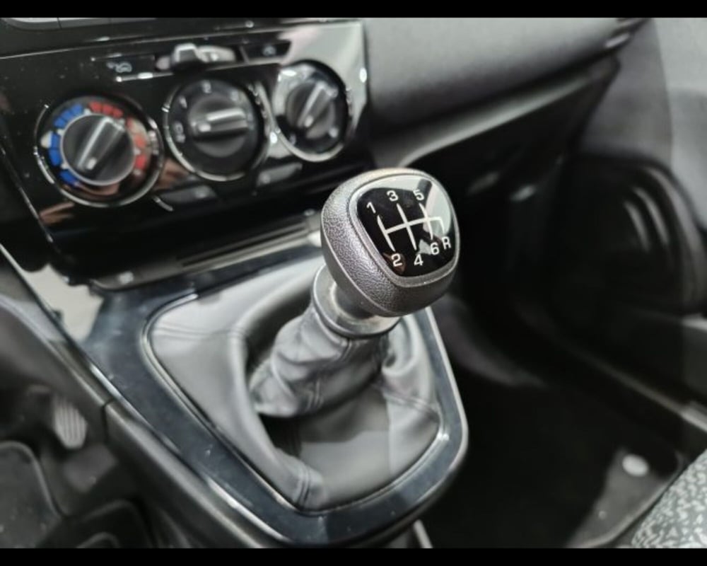 Lancia Ypsilon usata a Catania (12)