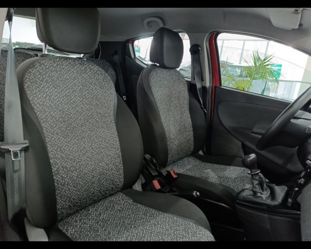Lancia Ypsilon usata a Catania (17)