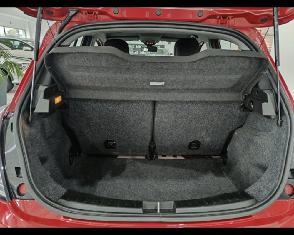 Lancia Ypsilon usata a Catania (19)