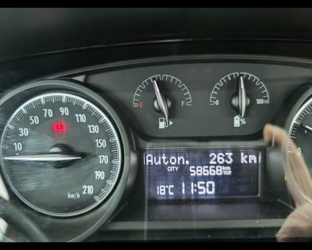 Lancia Ypsilon usata a Catania (9)