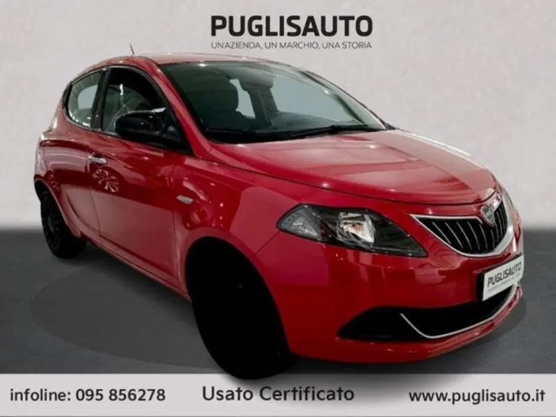 Lancia Ypsilon usata a Catania