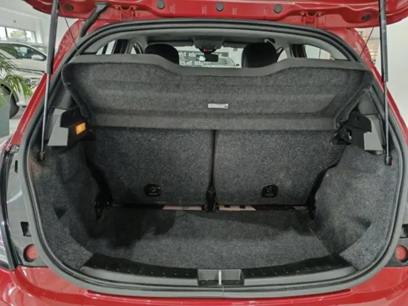 Lancia Ypsilon usata a Catania (12)