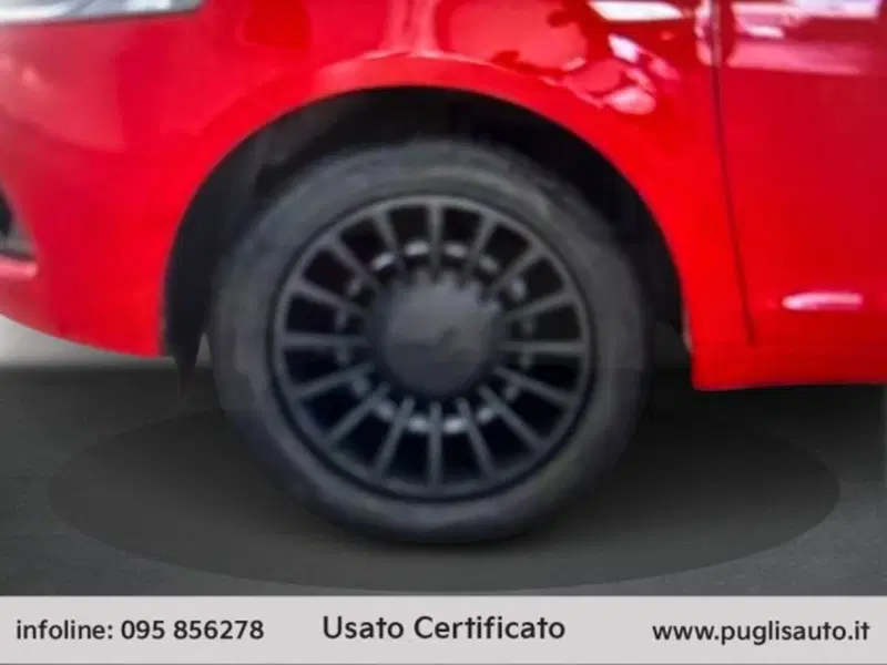 Lancia Ypsilon usata a Catania (13)