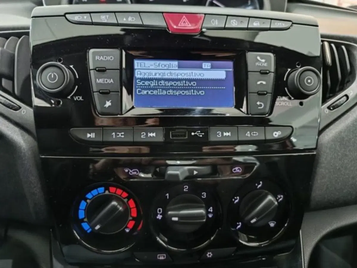 Lancia Ypsilon usata a Catania (14)