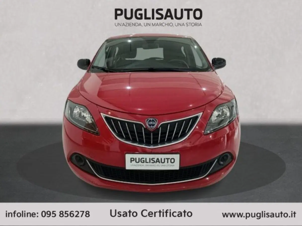 Lancia Ypsilon usata a Catania (2)