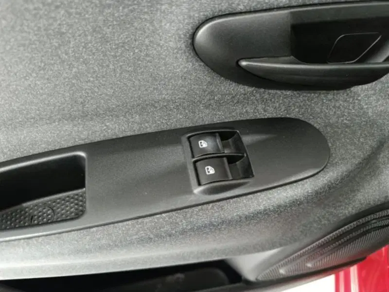 Lancia Ypsilon usata a Catania (19)